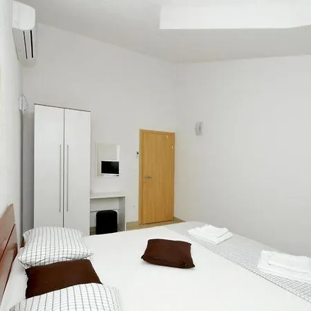 Moonlight - Two Bedroom With Sea View Balcony And Terrace Delux * 特罗吉尔
