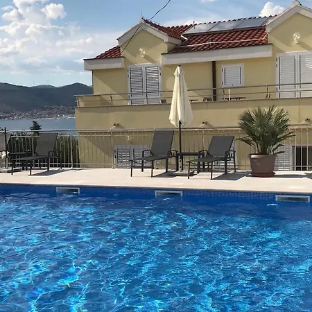 Moonlight - Two Bedroom With Sea View Balcony And Terrace Delux * Trogir