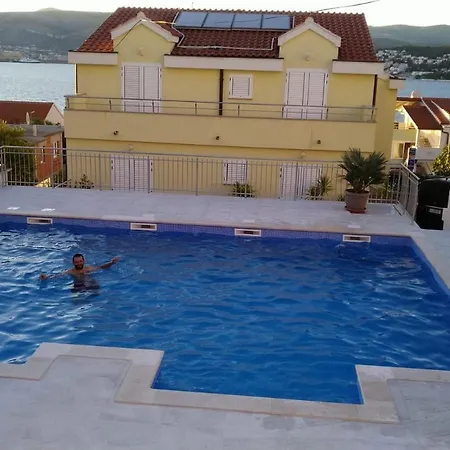 Moonlight - Two Bedroom With Sea View Balcony And Terrace Delux Apartmán Trogir