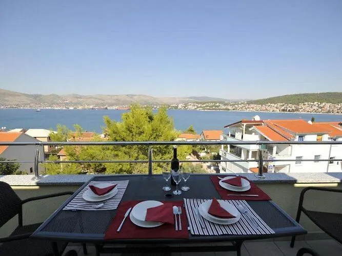 Moonlight - Two Bedroom With Sea View Balcony And Terrace Delux * Trogir